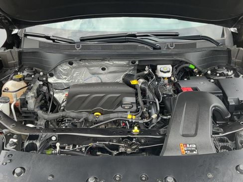 Used 2025 Chevrolet Trax LT FWD image 23