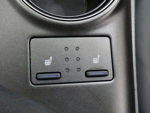 Used 2024 Toyota Camry SE image 33