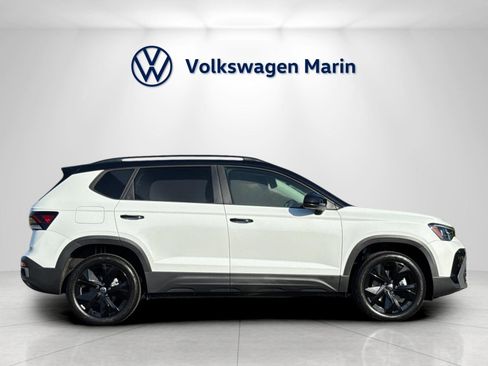 New 2026 Volkswagen Taos SE FWD image 6