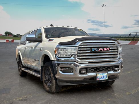 Used 2022 RAM 2500 Limited AWD/4WD image 2