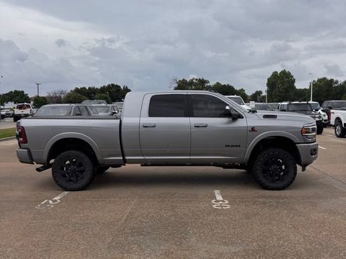 Used 2022 RAM 2500 Laramie w/ Night Edition AWD/4WD image 9