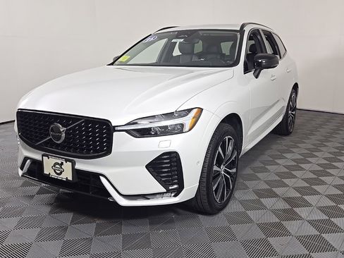 New 2025 Volvo XC60 B5 Plus w/ Protection Package Premier image 4