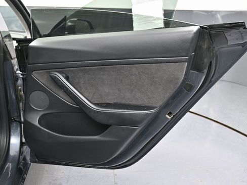 Used 2022 Tesla Model 3 Performance image 41