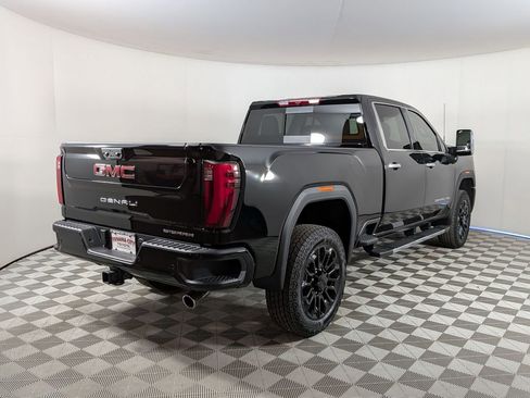 Used 2026 GMC Sierra 2500 Denali AWD/4WD image 3