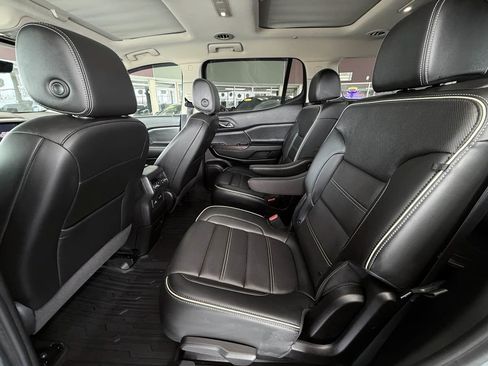 Used 2022 GMC Acadia Denali w/ Denali Ultimate Package FWD image 33