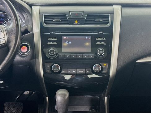 Used 2015 Nissan Altima 2.5 SV w/ Convenience Package image 14