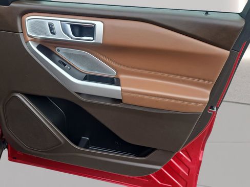 Certified 2022 Ford Explorer King Ranch w/ Class IV Trailer Tow Package image 21