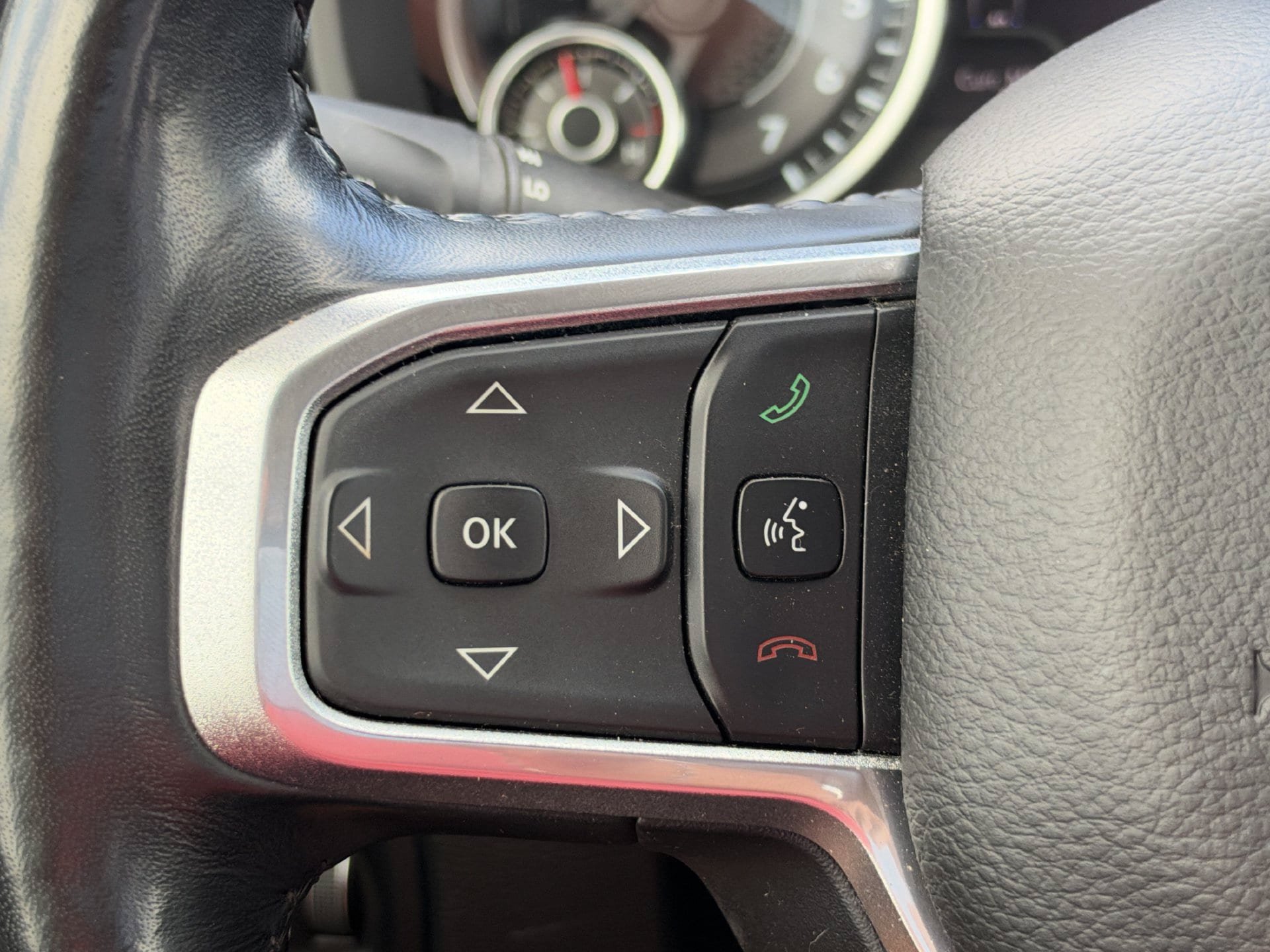Used 2020 RAM 1500 Laramie AWD/4WD image 19