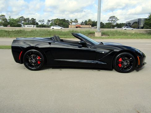 Used 2017 Chevrolet Corvette Stingray Convertible w/ 2LT Preferred Equipment Group RWD image 4