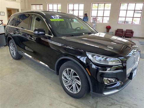 Used 2023 Lincoln Aviator AWD image 9