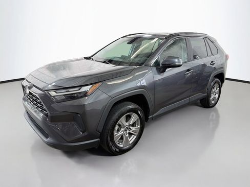 Used 2024 Toyota RAV4 XLE FWD image 5
