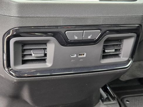 Used 2025 GMC Sierra 3500 AT4 w/ Technology Package AWD/4WD image 36