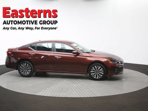 Used 2024 Nissan Altima 2.5 SV w/ SV Premium Package AWD/4WD image 41