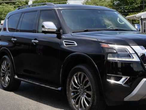 Used 2023 Nissan Armada Platinum w/ Captain's Chairs Package RWD image 11