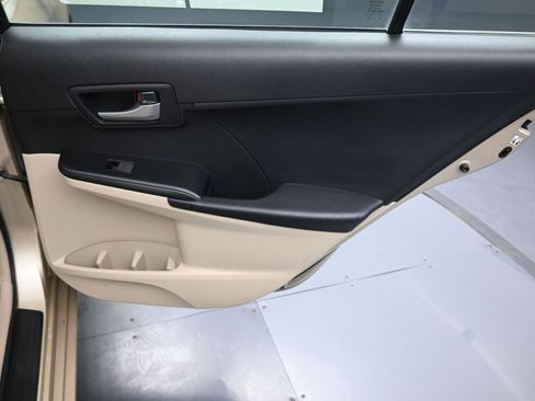Used 2012 Toyota Camry LE image 30