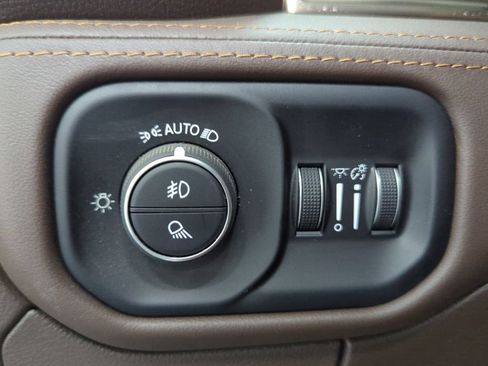 Used 2025 RAM 1500 Limited AWD/4WD image 13