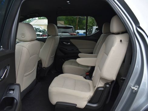 Used 2023 Chevrolet Traverse LT w/ LPO, Cargo Package AWD/4WD image 9