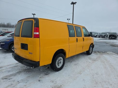 Used 2019 GMC Savana 2500 image 3
