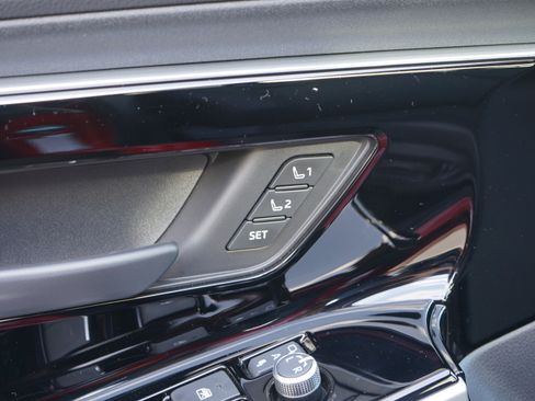 Used 2024 Subaru Solterra Touring image 17