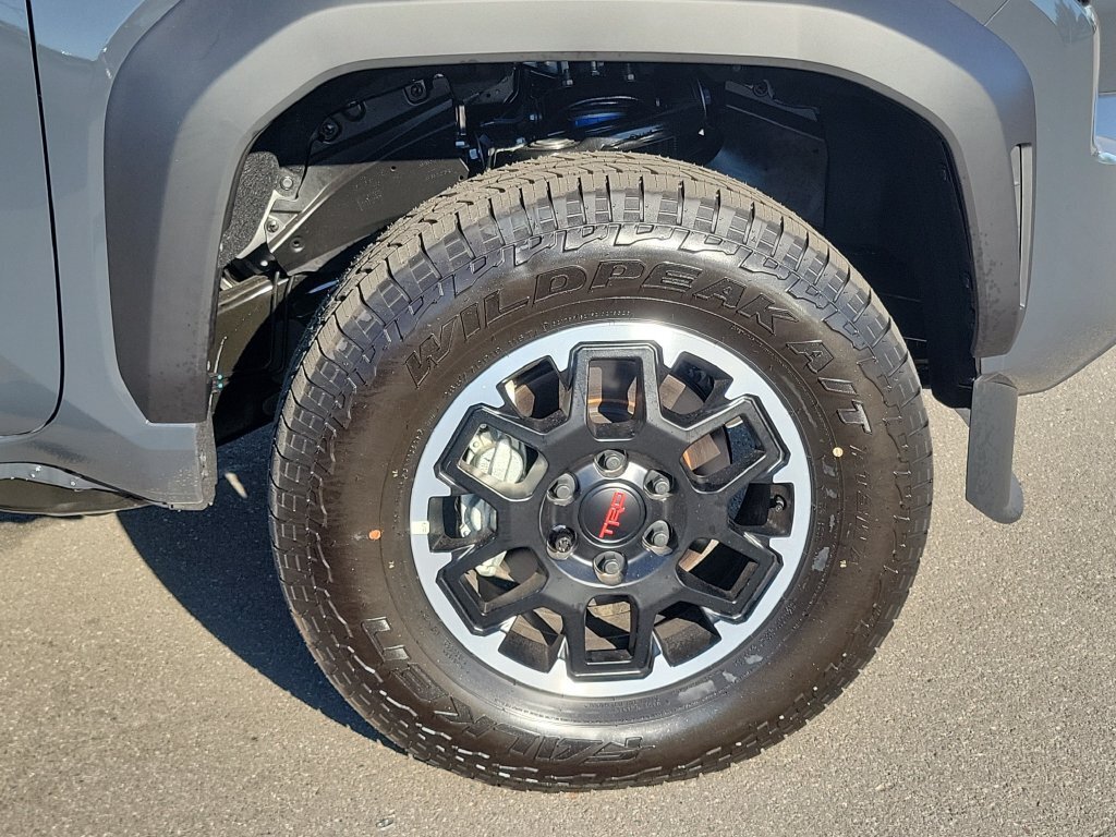 New 2026 Toyota Tacoma TRD Off-Road w/ TRD Off Road Upgrade Package AWD/4WD image 5