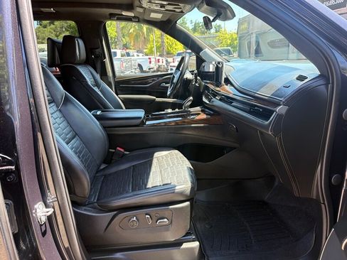 Used 2022 Cadillac Escalade ESV Sport Platinum AWD/4WD image 32