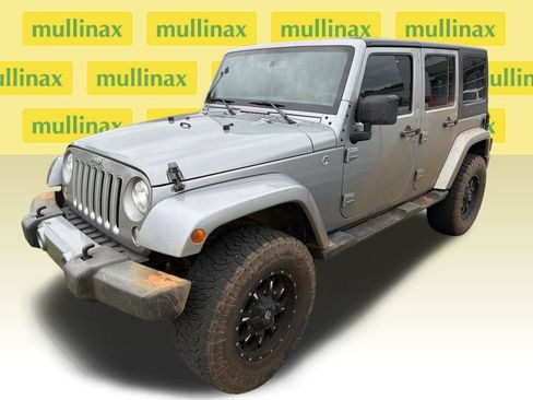 Used 2018 Jeep Wrangler Unlimited Sahara w/ Connectivity Group image 2