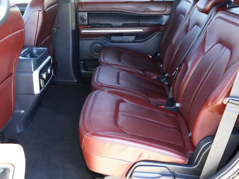 Used 2024 Ford Expedition Limited image 23