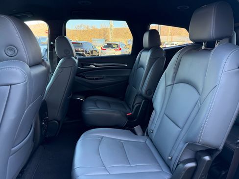 Used 2024 Buick Enclave Premium image 23