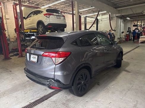 Used 2021 Honda HR-V Sport image 4