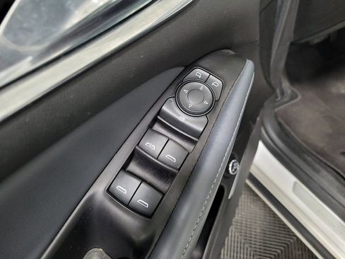 Used 2018 Buick Enclave Essence AWD/4WD image 27