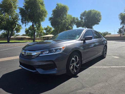 Used 2017 Honda Accord LX image 9
