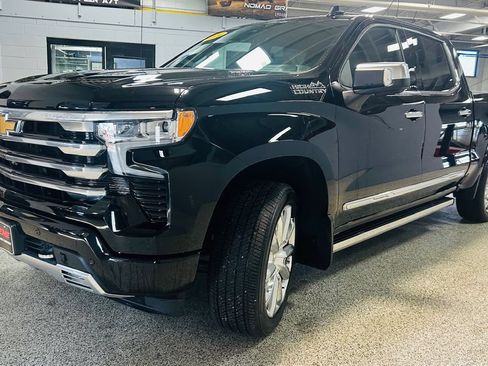 Used 2024 Chevrolet Silverado 1500 High Country w/ Technology Package AWD/4WD image 3