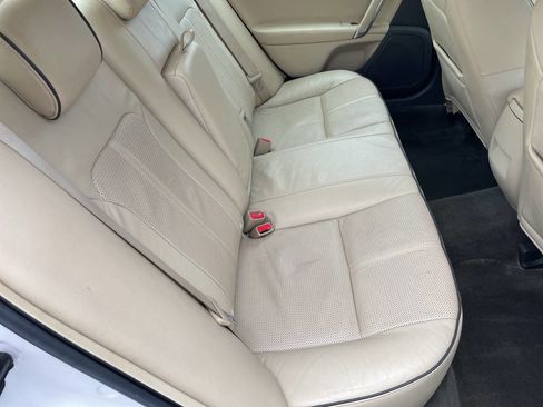 Used 2010 Lincoln MKZ image 20