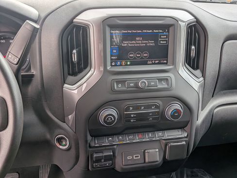 Used 2023 Chevrolet Silverado 1500 Custom image 25