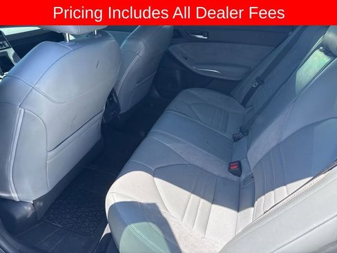 Used 2019 Toyota Avalon XSE w/ All Weather Liner Package FWD image 12