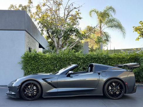 Used 2019 Chevrolet Corvette Stingray Coupe w/ Carbon Flash Badge Package image 5