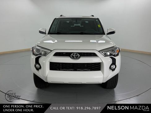 Used 2019 Toyota 4Runner SR5 Premium AWD/4WD image 2