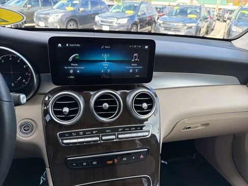 Used 2021 Mercedes-Benz GLC 300 4MATIC image 44