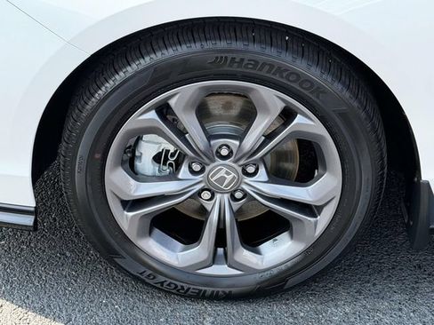 Certified 2025 Honda Accord EX-L image 5