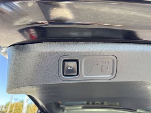 Used 2024 Ford Expedition XLT image 36