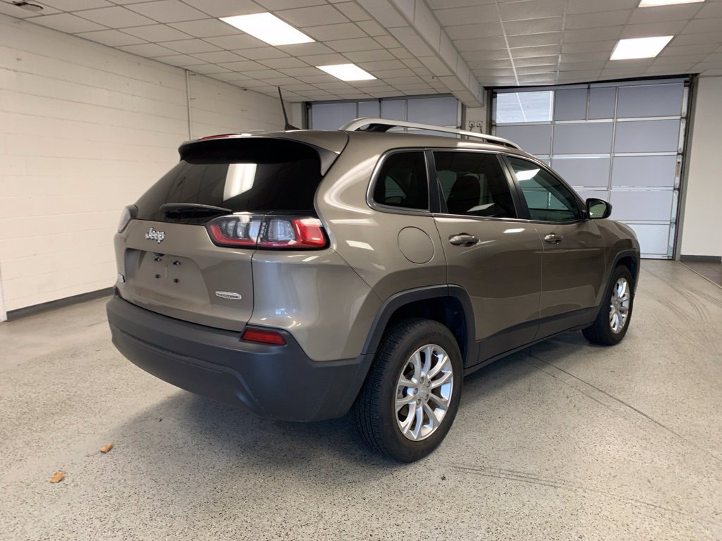 Used 2019 Jeep Cherokee Latitude w/ Popular Appearance Group FWD image 4