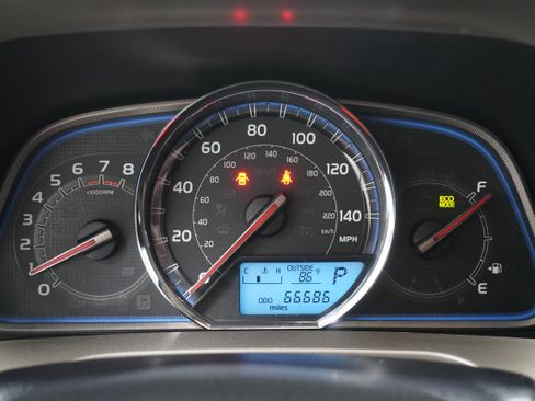 Used 2015 Toyota RAV4 Limited w/ Technology Package FWD image 18