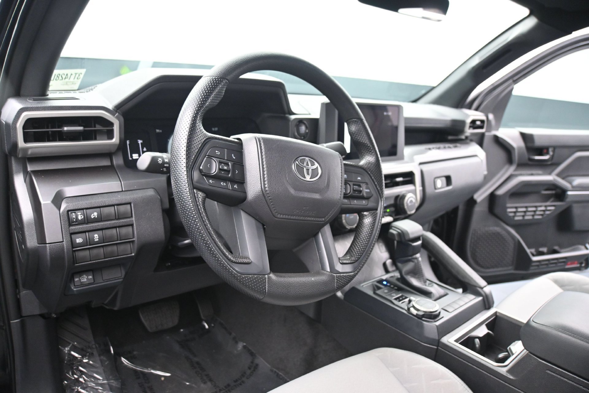 Used 2025 Toyota Tacoma SR5 AWD/4WD image 20