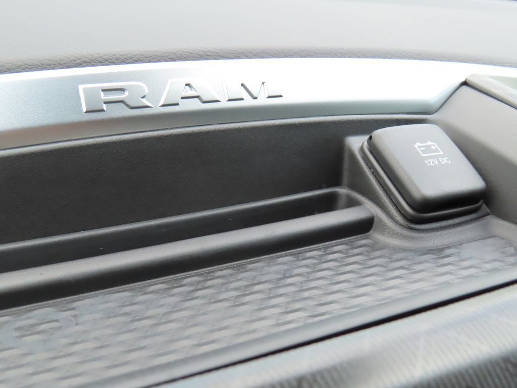 Certified 2025 RAM 1500 Big Horn AWD/4WD image 9