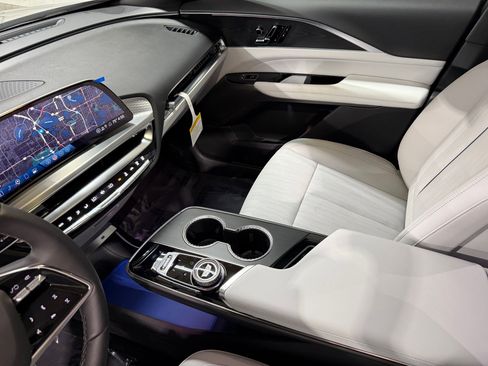 New 2026 Cadillac Lyriq Sport AWD/4WD image 34