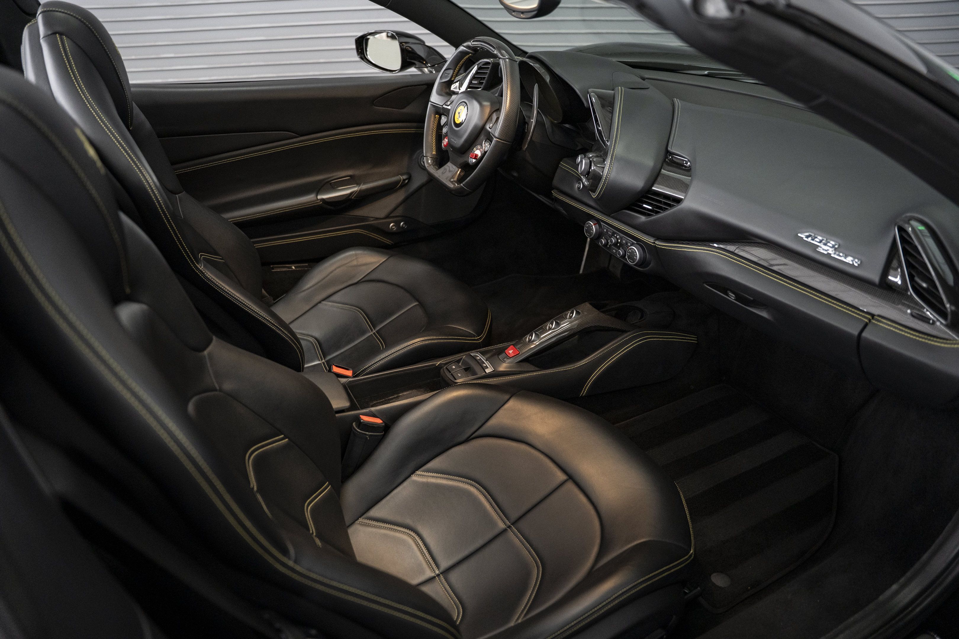 Used 2018 Ferrari 488 Spider RWD image 32