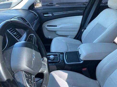 Used 2021 Chrysler 300 Touring image 27