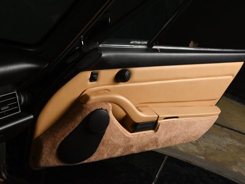 Used 1995 Porsche 911 Carrera RWD image 36