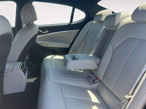 Used 2025 Genesis G70 2.5T AWD/4WD image 13