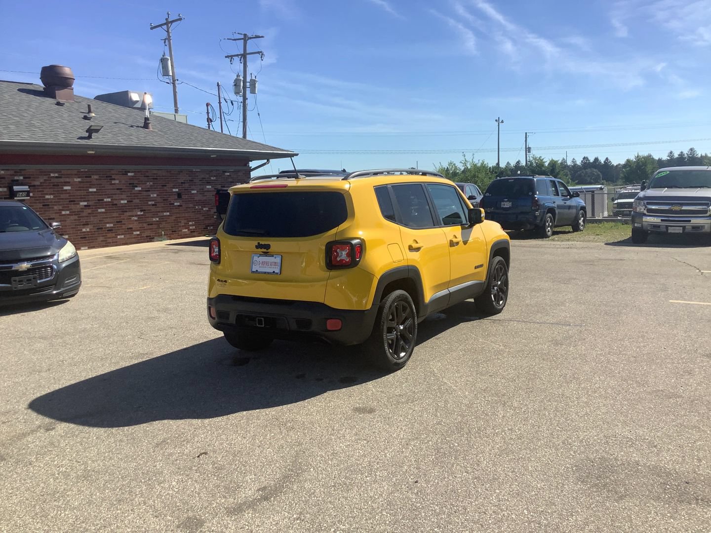 Used 2017 Jeep Renegade Altitude AWD/4WD image 9
